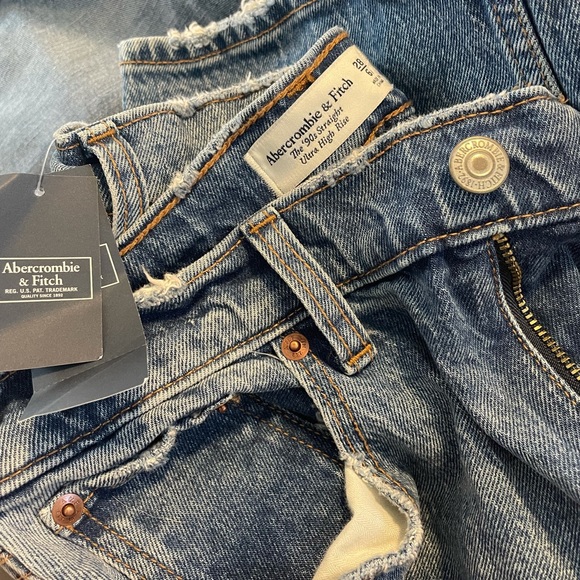 A&F 90s ultra high rise curve love size 28. - Picture 1 of 2